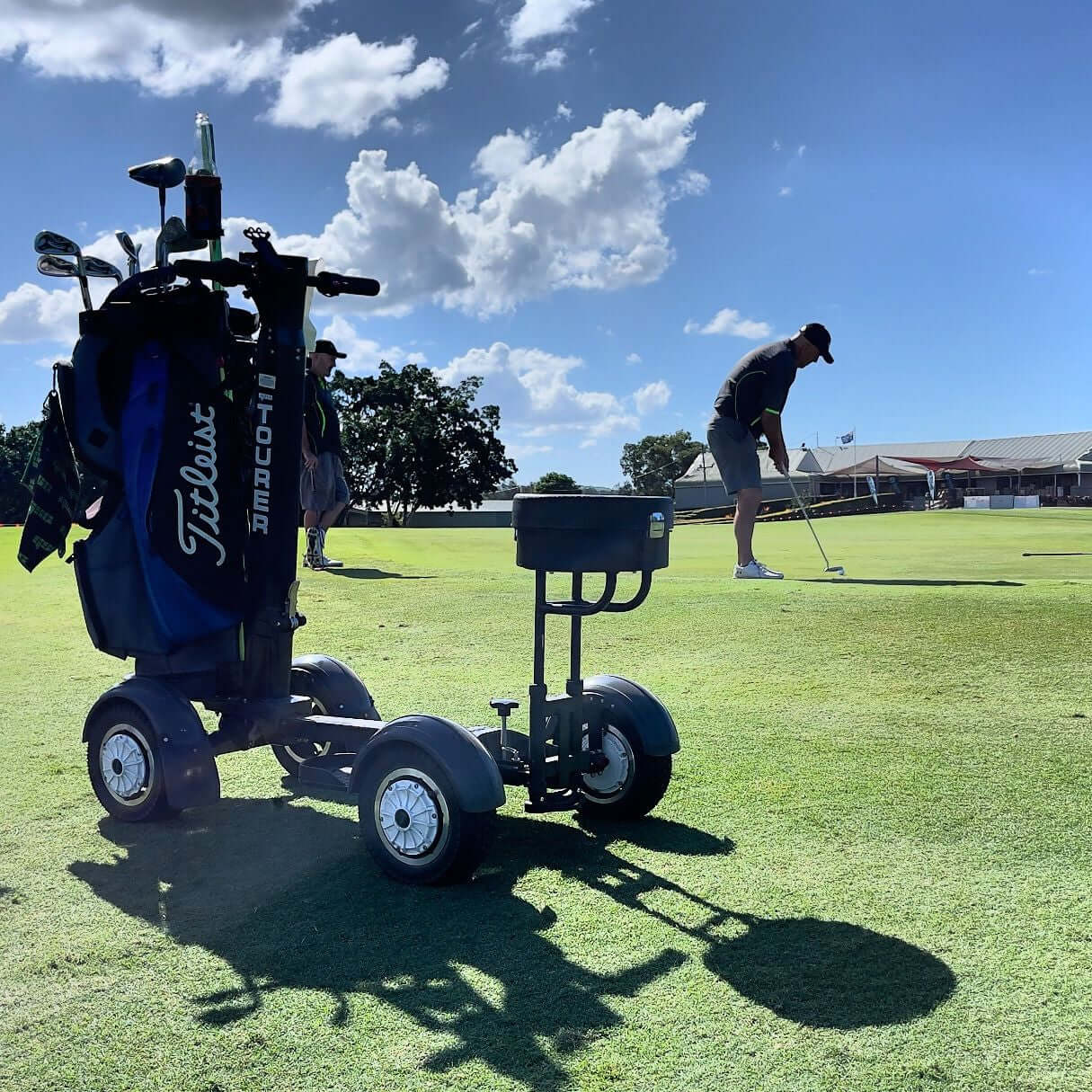 GSC Tourer X out on the course Playing on the green